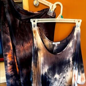 Tie-Dye Women's Top and Capri pants